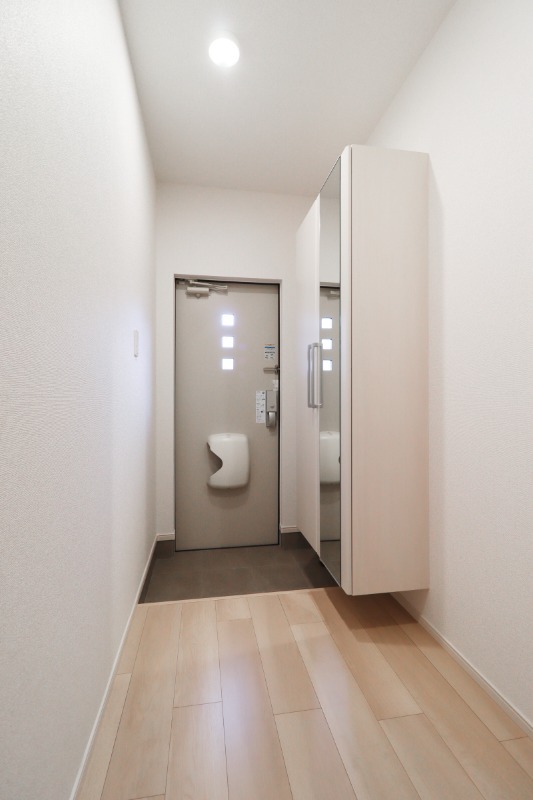 玄関　図面と現状に相違がある場合には現状を優先