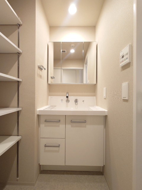 洗面設備　同タイプ