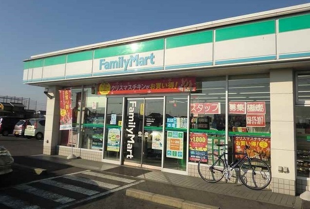 コンビニ　ファミリーマート 各務原成清町六丁目店（コンビニ）まで811m