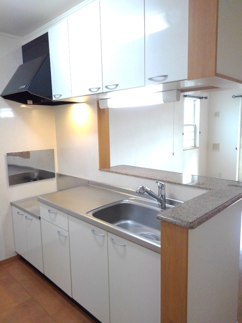 キッチン　人気の対面キッチンでお料理しながらリビングの様子が見れます☆