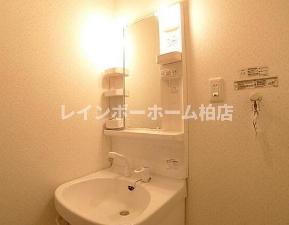 洗面設備　脱衣スペースもあります