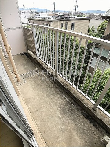 バルコニー　暖かな日差しのふりそそぐバルコニー