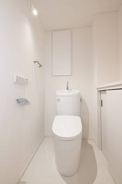 トイレ　※写真は同タイプ住戸です。