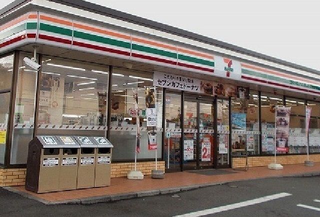 コンビニ　セブンイレブン寿町3丁目店（コンビニ）まで350m