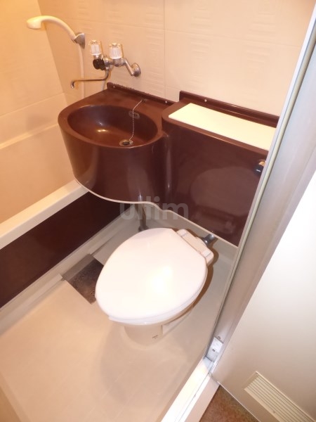 トイレ　別室の画像です、ご参考までに