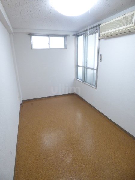 居室・リビング　別室の画像です、ご参考までに