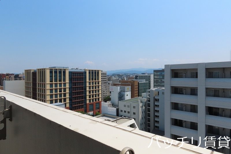 バルコニー　別号室タイプの為、現状を優先いたします