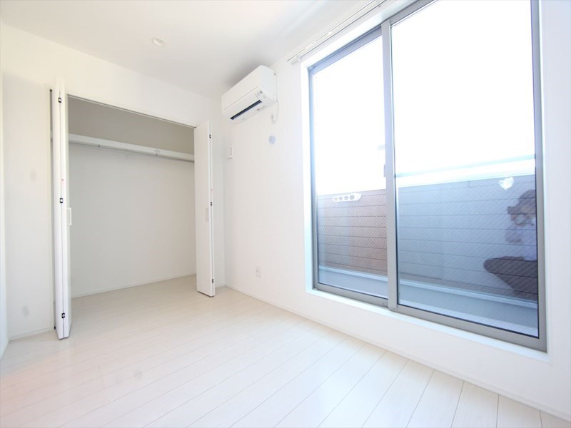 バルコニー　洋室4.1帖　クローゼット付　バルコニー　イメージ写真