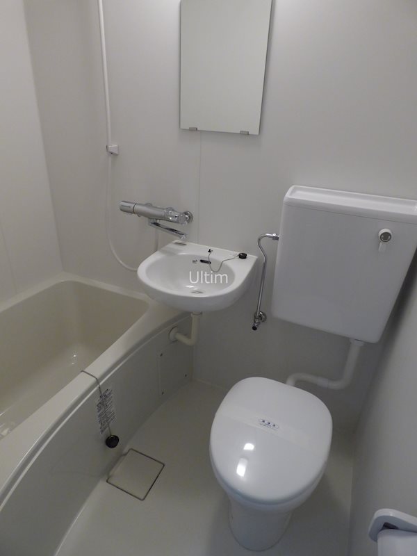 バス・シャワールーム　別部屋のお写真です。ご参考までに！