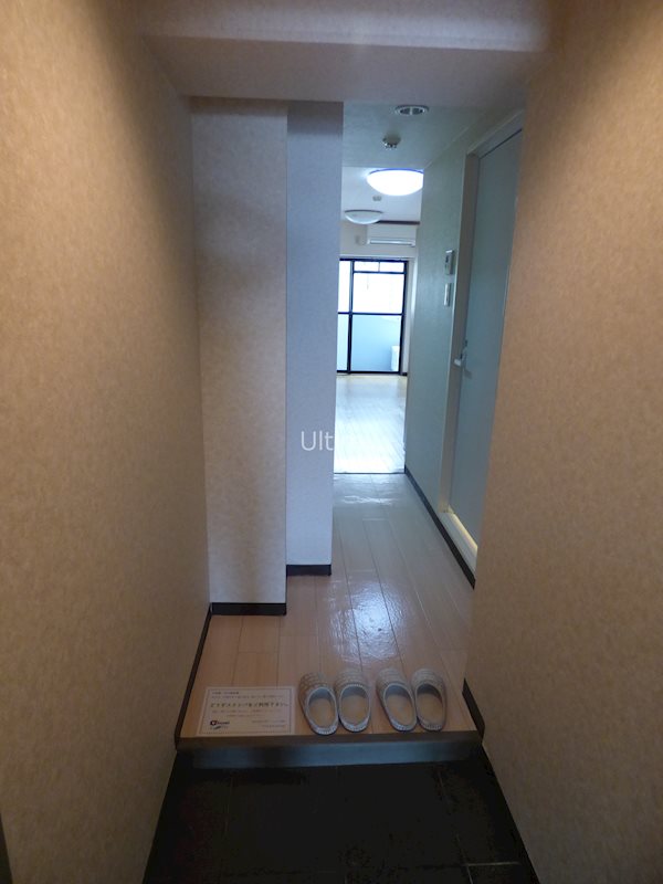 玄関　別部屋のお写真です。ご参考までに！