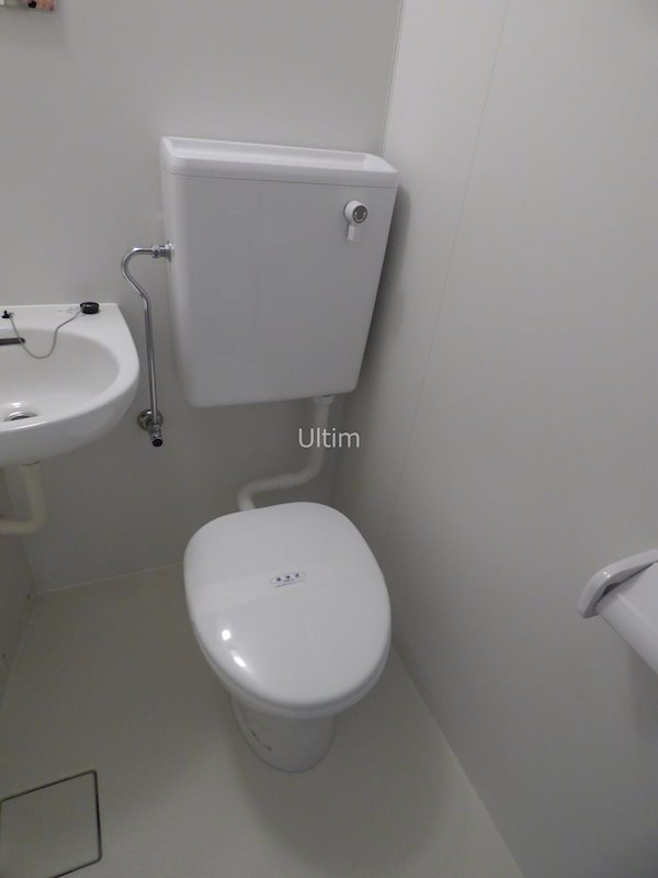 トイレ　別部屋のお写真です。ご参考までに！