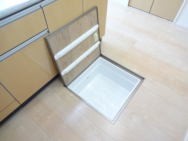 収納　床下収納