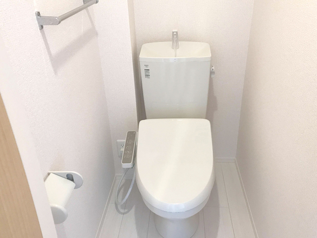 トイレ　温水洗浄暖房便座トイレ