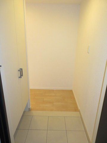 玄関　☆玄関収納あり☆