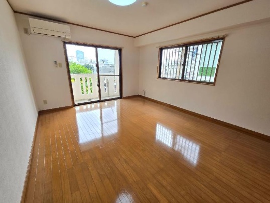 居室・リビング　パラム（ＮＴ）★那覇市泊エリア