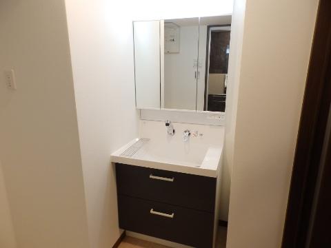 洗面設備　洗髪洗面化粧台