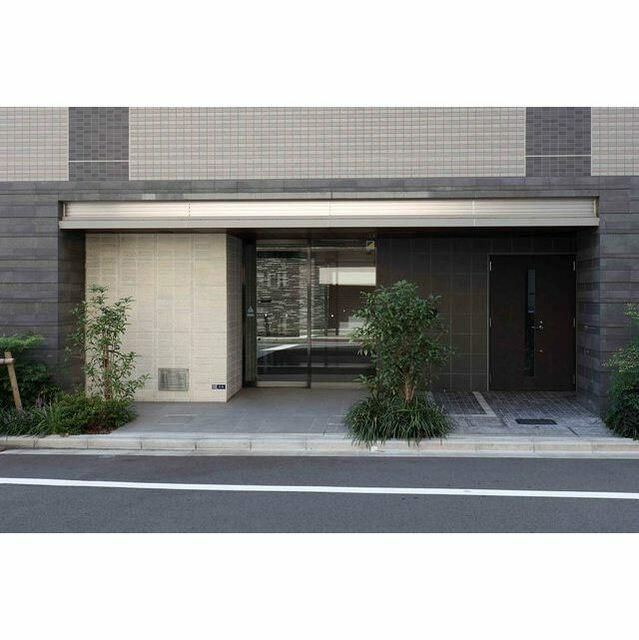 エントランス　ゆとりのあるエントランスです