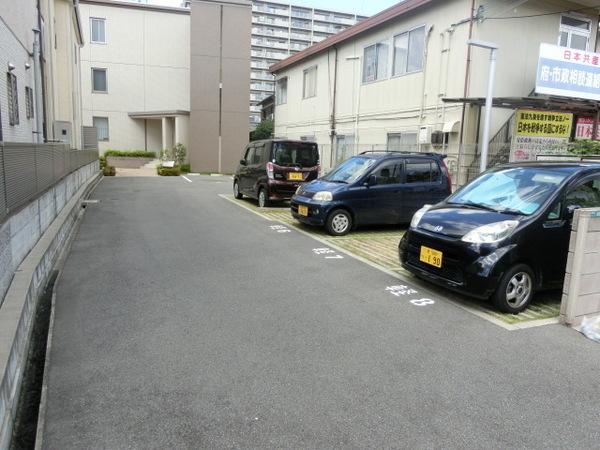 駐車場　平面駐車場！