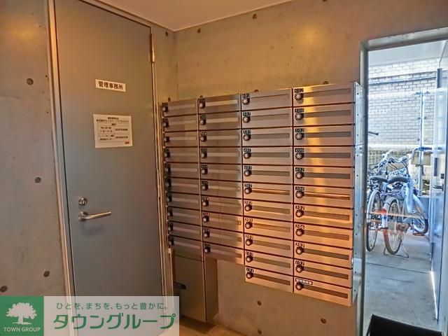 エントランス　メールボックス