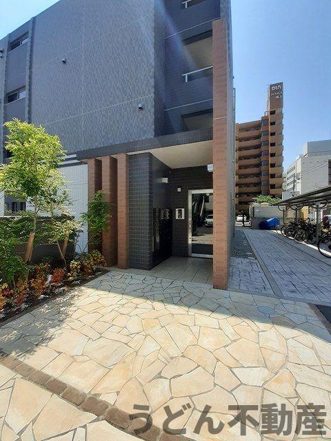 エントランス　うどん県のお部屋探しはうどん不動産へ うどんちゃんとLINE