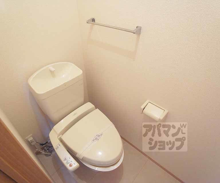 トイレ　ウォシュレット付き