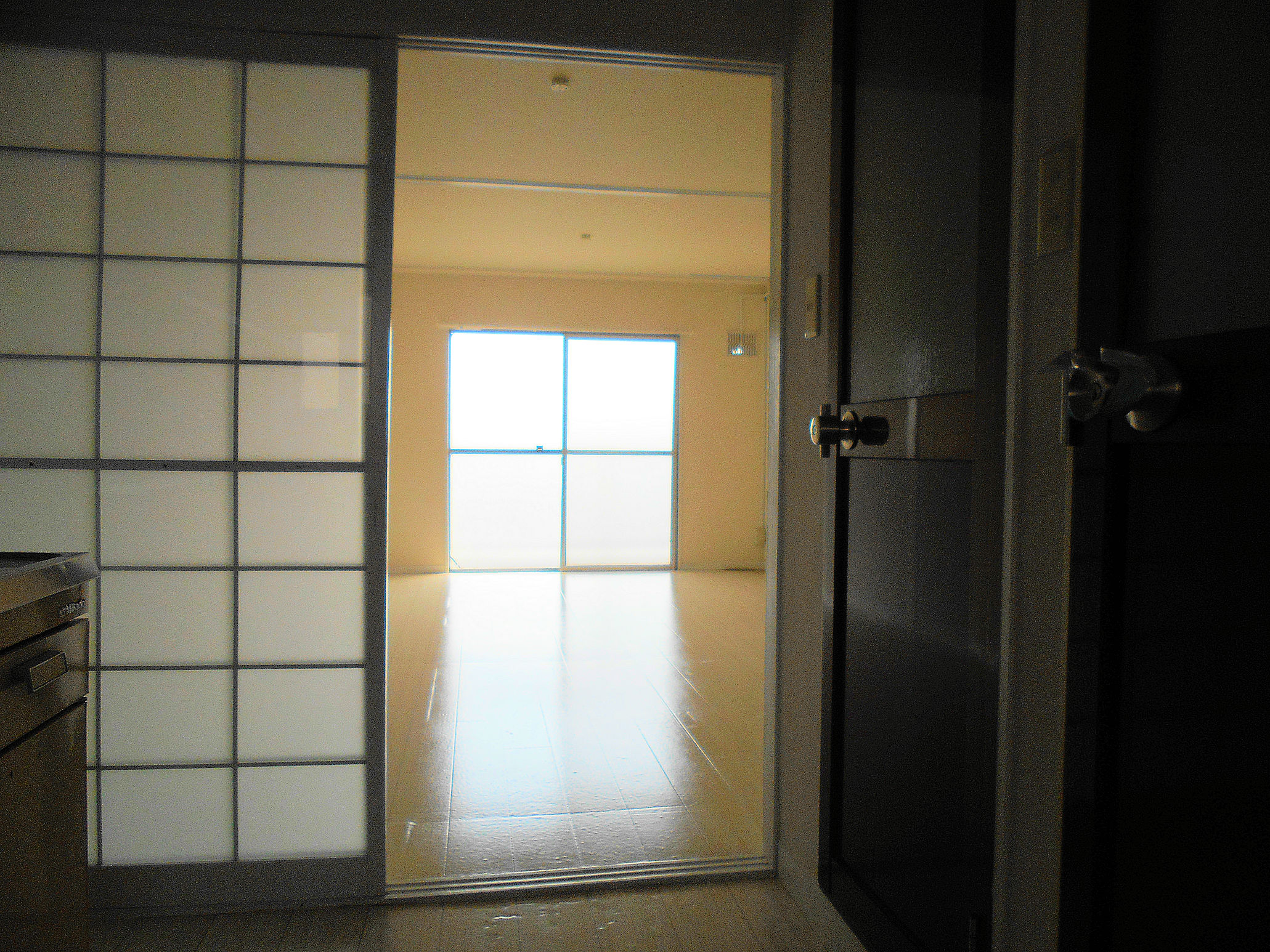 居室・リビング　キッチンからの様子