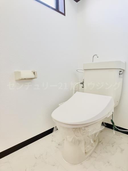 トイレ　温水洗浄便座完備