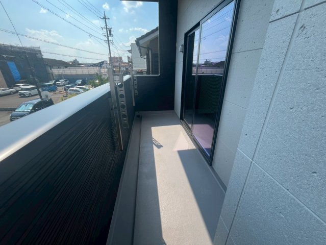 バルコニー　同タイプの別物件の参考写真です。