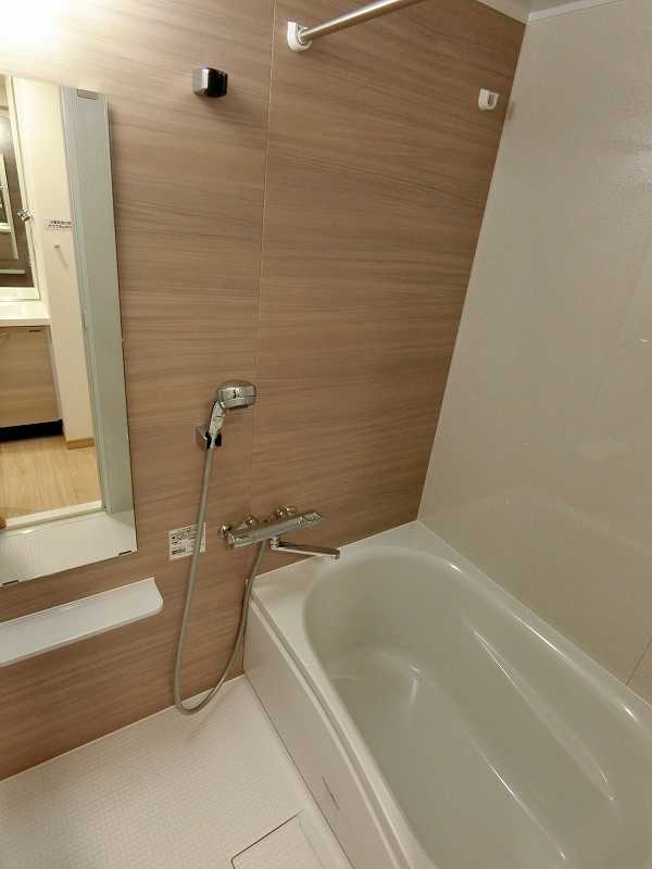 バス・シャワールーム　※同物件、別部屋になります。