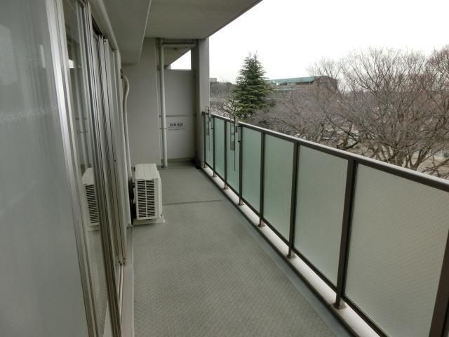 バルコニー　※同建物　同タイプ住戸　設備参考写真　現況優先