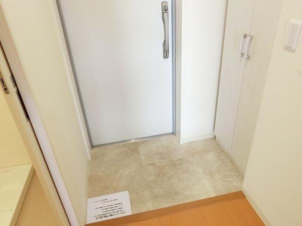 玄関　シューズボックスあり！