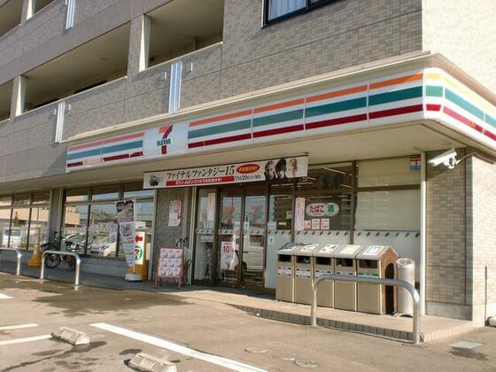 コンビニ　セブンイレブン流山駒木西店（コンビニ）まで438m
