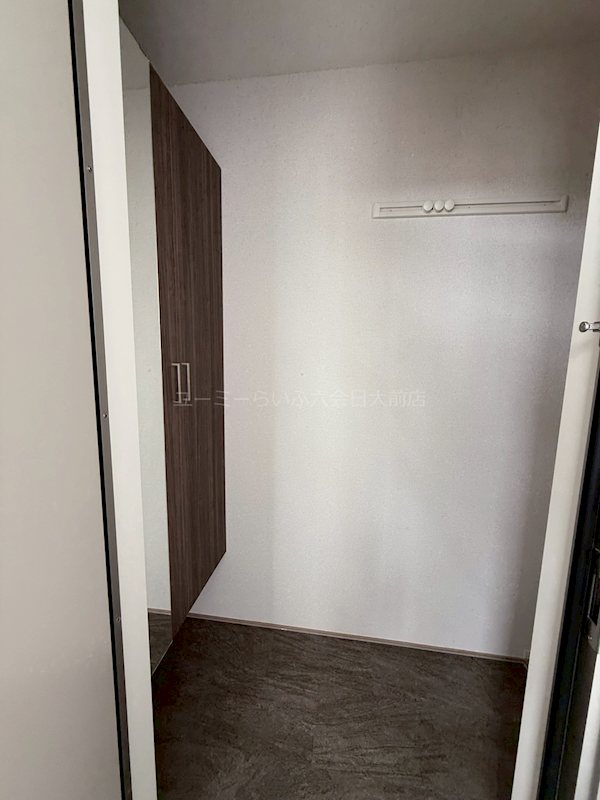 玄関　※同施工会社別部屋参考写真