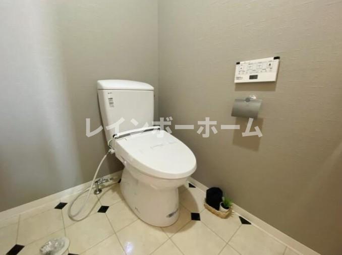 トイレ　同建物別間取りの参考写真です。