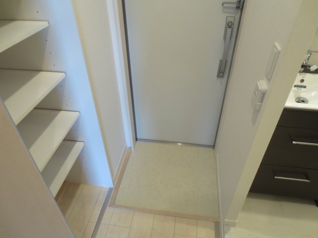 玄関　別号室の参考写真です。