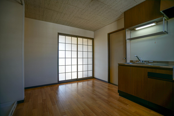 居室・リビング　同じ建物の別のお部屋