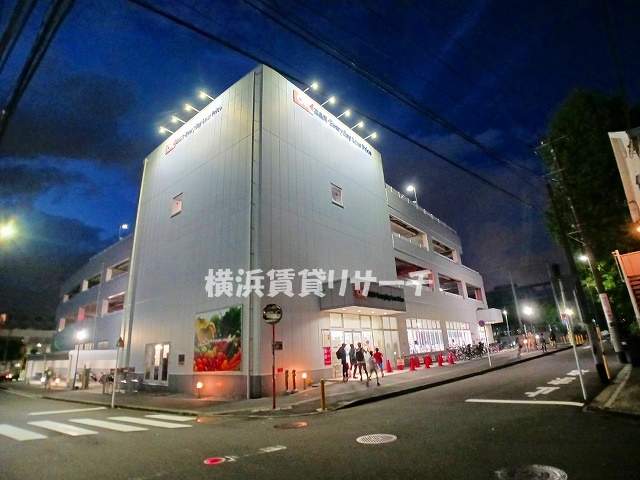 スーパー　オーケー新子安店（スーパー）まで930m