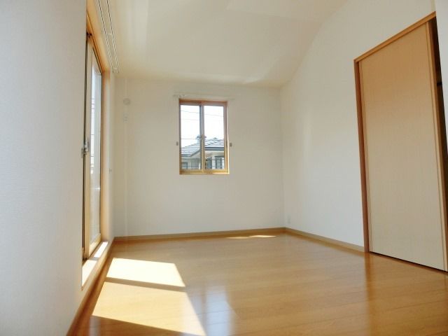 その他部屋・スペース　使い勝手の良い全室洋室のお部屋。
