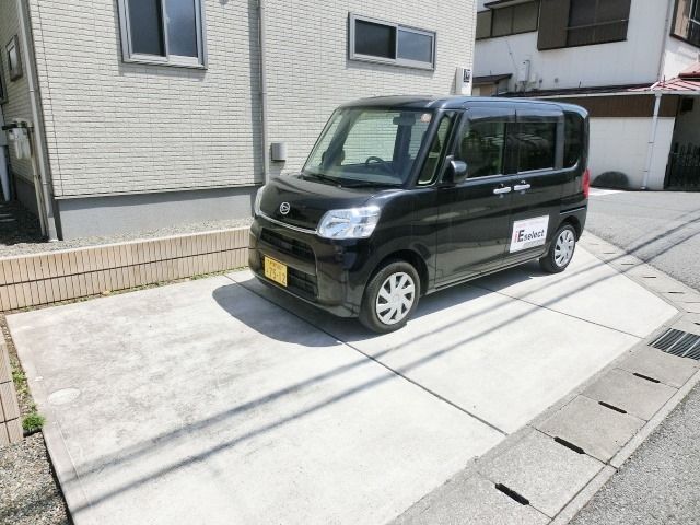 駐車場　敷地内駐車場1台付き