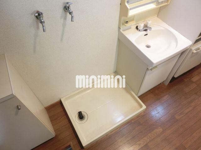 洗面設備　洗濯置場も室内にご用意あります