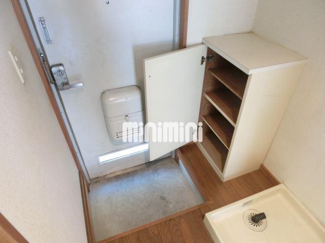 玄関　靴箱も完備してます
