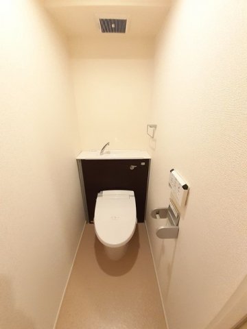 トイレ　清潔感のあるトイレです