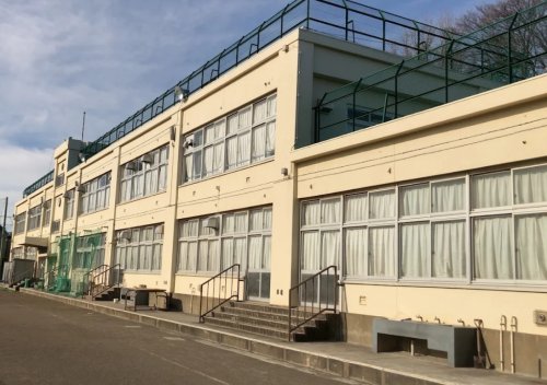 中学校　杉並区立神明中学校（中学校）まで323m