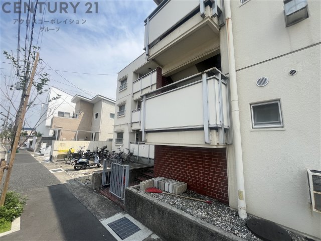 建物外観　敷地内に駐輪スペースあり！