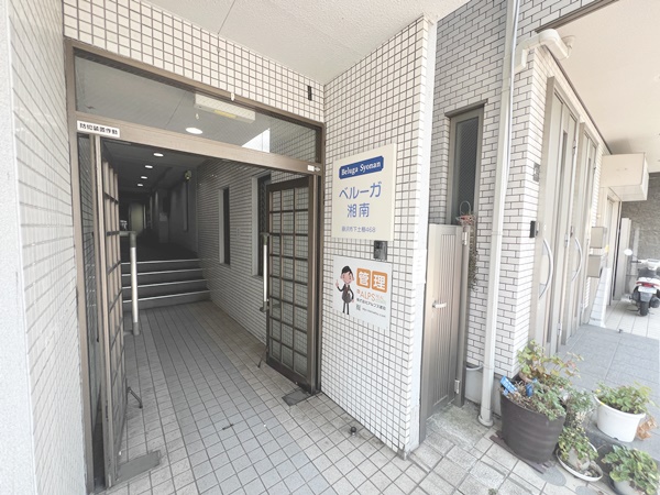 エントランス　最寄駅徒歩１分