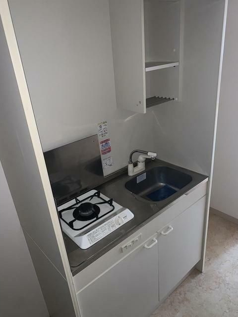 キッチン　参考写真（同建物別部屋のものです）