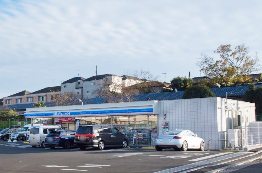 コンビニ　ローソン 横浜鴨居町店（コンビニ）まで1043m