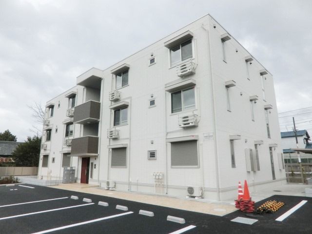 建物外観　2022年3月完成、都市ガス、ペット飼育可