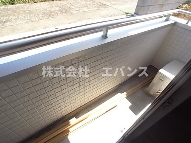 バルコニー　陽当たり良好なバルコニーです