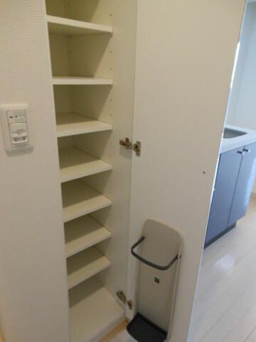 収納　シューズボックス